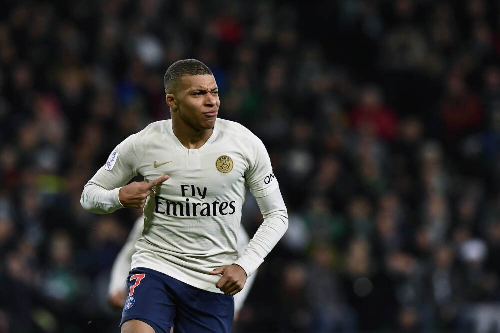 伟创电气(688698.SH)：与浙江荣泰电工器材股份有限公司签署合资意向书